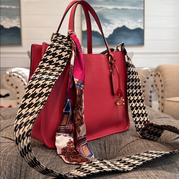 Coach Bag Tyler Carryall 28 Pink Small Tote - Picture 3 of 17